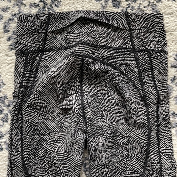 Lululemon cropped leggings - Picture 7 of 7